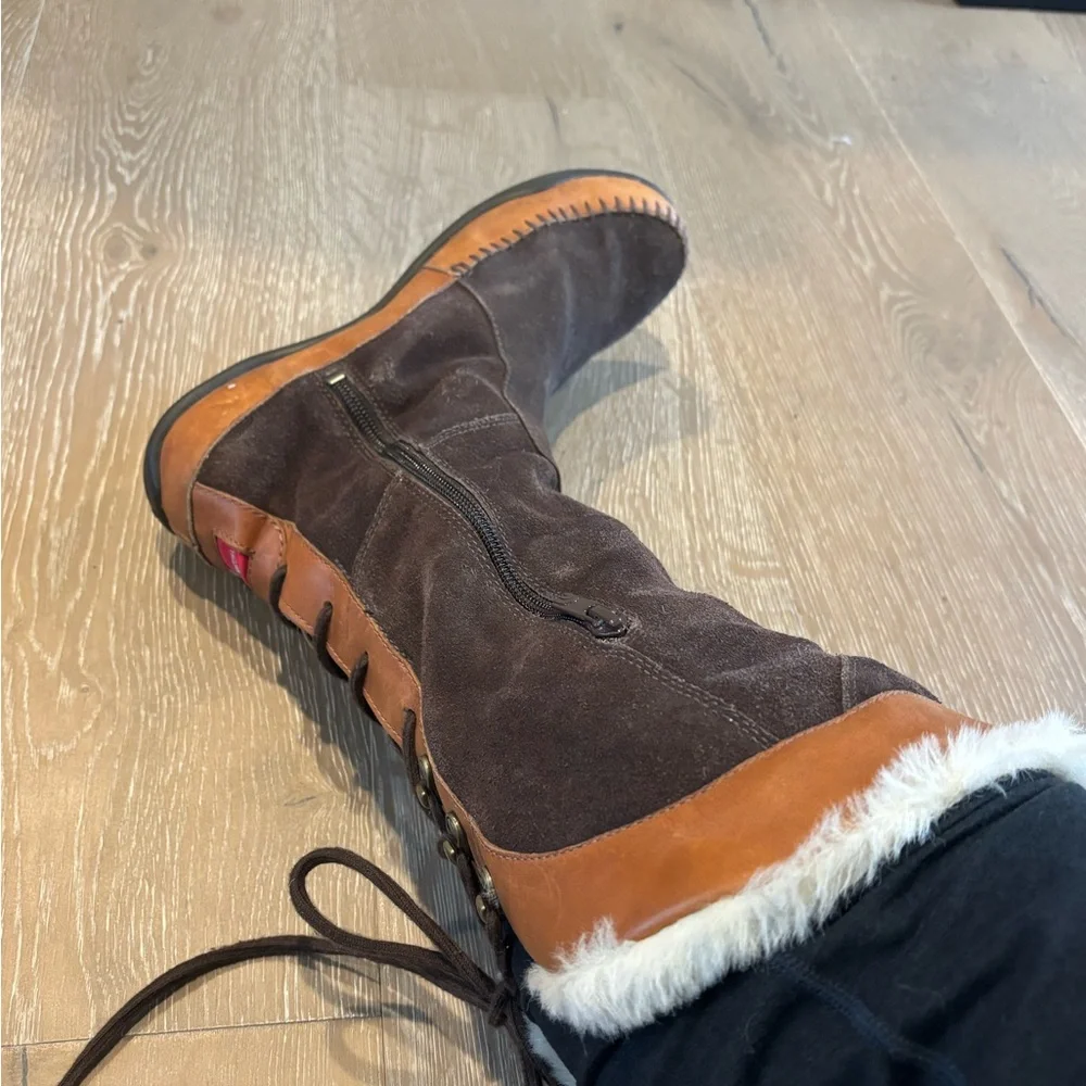 The North Face Brown and Tan Faux-Fur Trim Winter Boots 105 - Picture 6 of 6